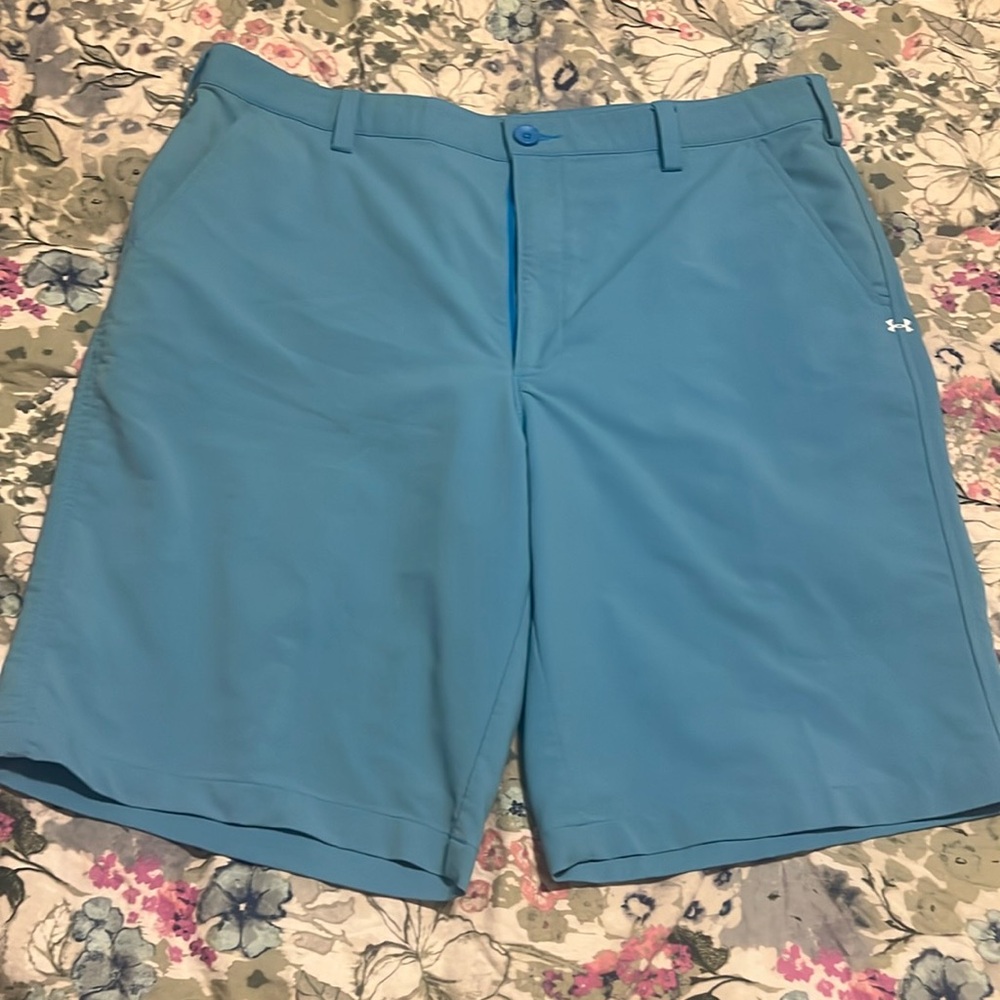 Under armour men’s size 40 shorts